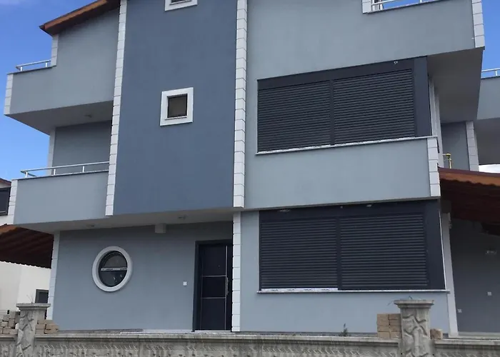 Luxurious Triplex Summer House - Brand New In Beautiful Prázdninový dům